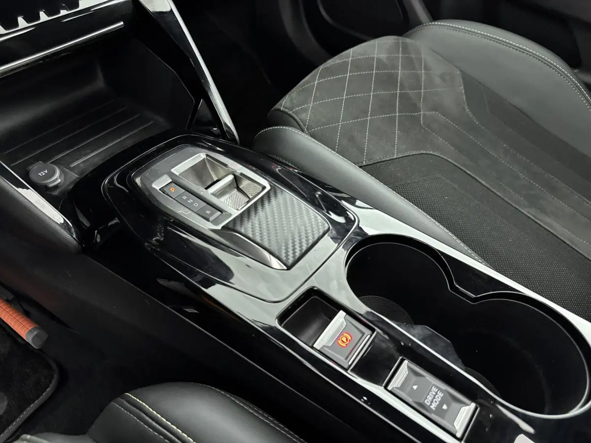 SUV EV GT Pack 50 kWh 136pk | Panorama/Schuifdak | Cruise Control Adaptief | Stoelverwarming | All Season Banden
