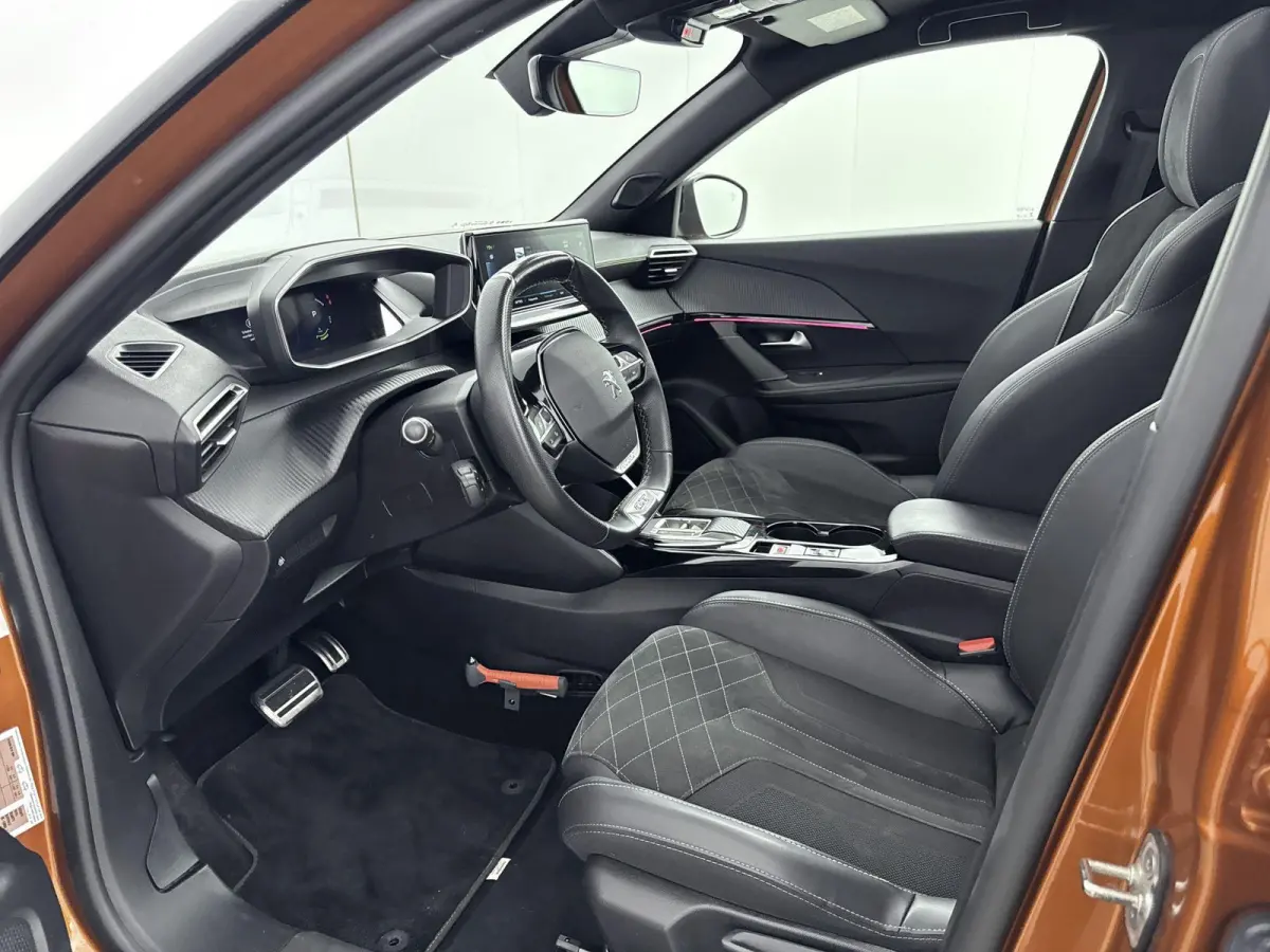 SUV EV GT Pack 50 kWh 136pk | Panorama/Schuifdak | Cruise Control Adaptief | Stoelverwarming | All Season Banden