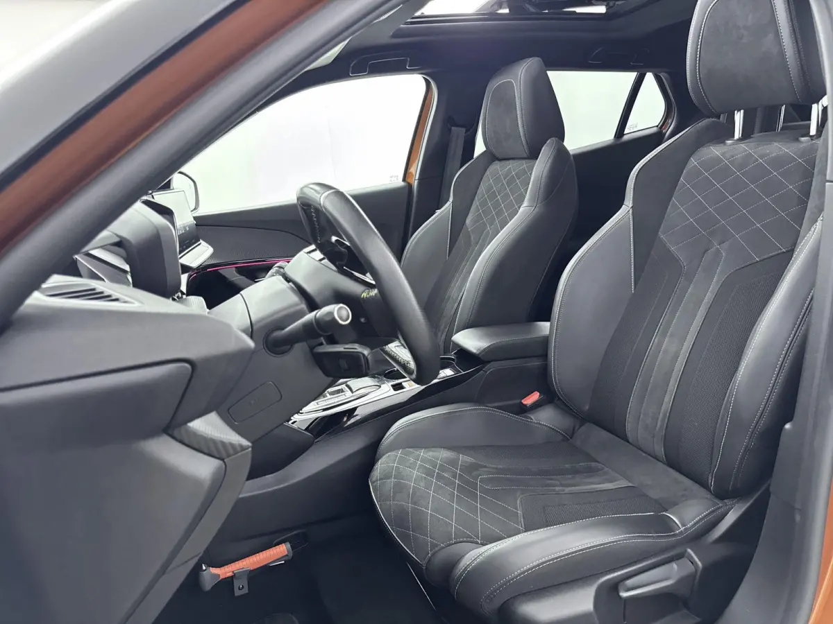 SUV EV GT Pack 50 kWh 136pk | Panorama/Schuifdak | Cruise Control Adaptief | Stoelverwarming | All Season Banden