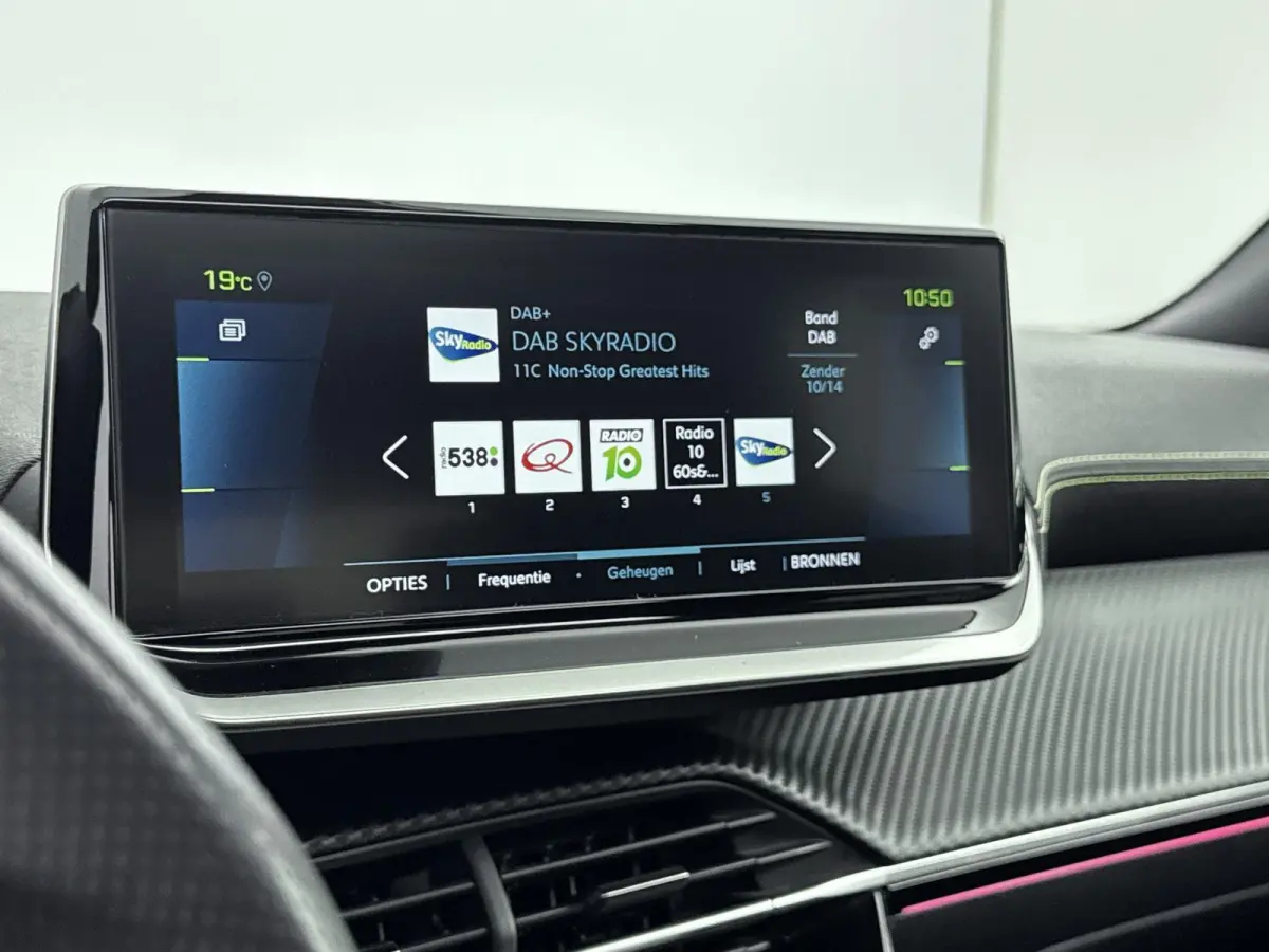 SUV EV GT Pack 50 kWh 136pk | Panorama/Schuifdak | Cruise Control Adaptief | Stoelverwarming | All Season Banden