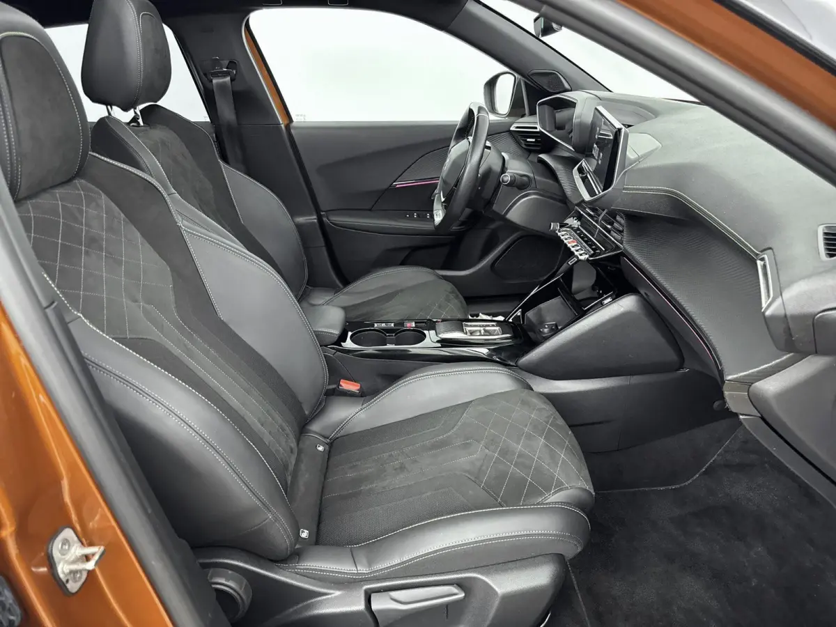 SUV EV GT Pack 50 kWh 136pk | Panorama/Schuifdak | Cruise Control Adaptief | Stoelverwarming | All Season Banden