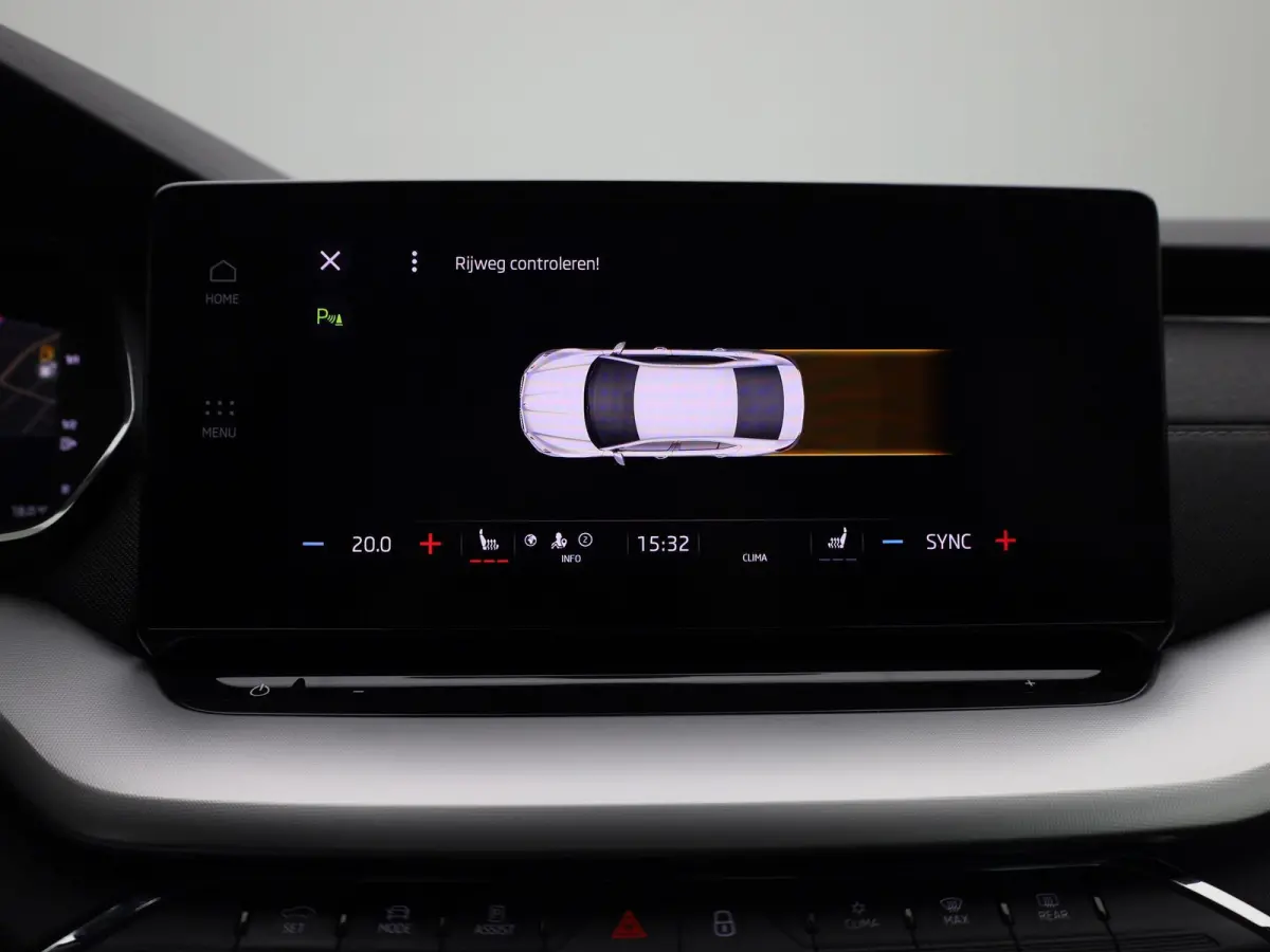 1.0 TSI Business Edition Plus 110 PK | APPLE CARPLAY - ANDROID AUTO | ADAPTIVE CRUISE CONTROL | ELEKTRISCHE KOFFERKLEP | STOELVERWARMING |