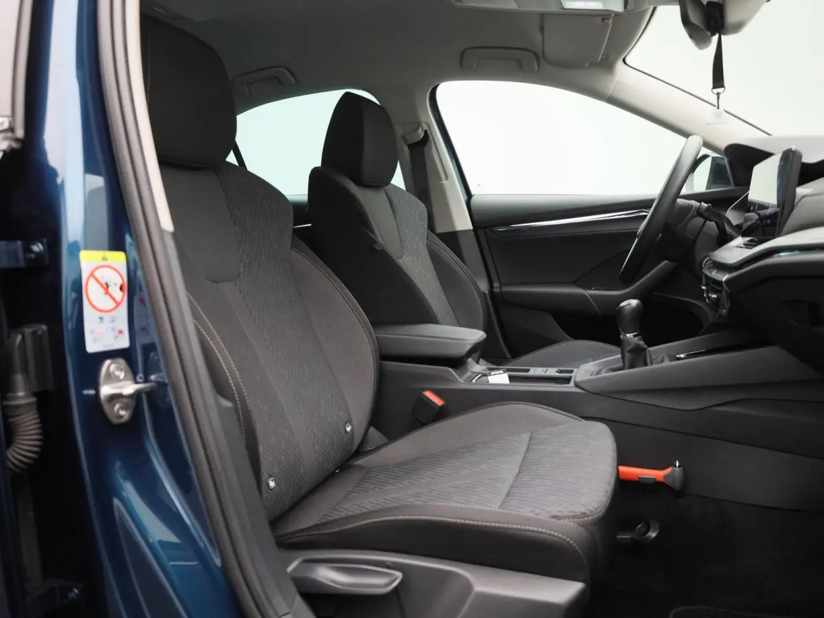 1.0 TSI Business Edition Plus 110 PK | APPLE CARPLAY - ANDROID AUTO | ADAPTIVE CRUISE CONTROL | ELEKTRISCHE KOFFERKLEP | STOELVERWARMING |
