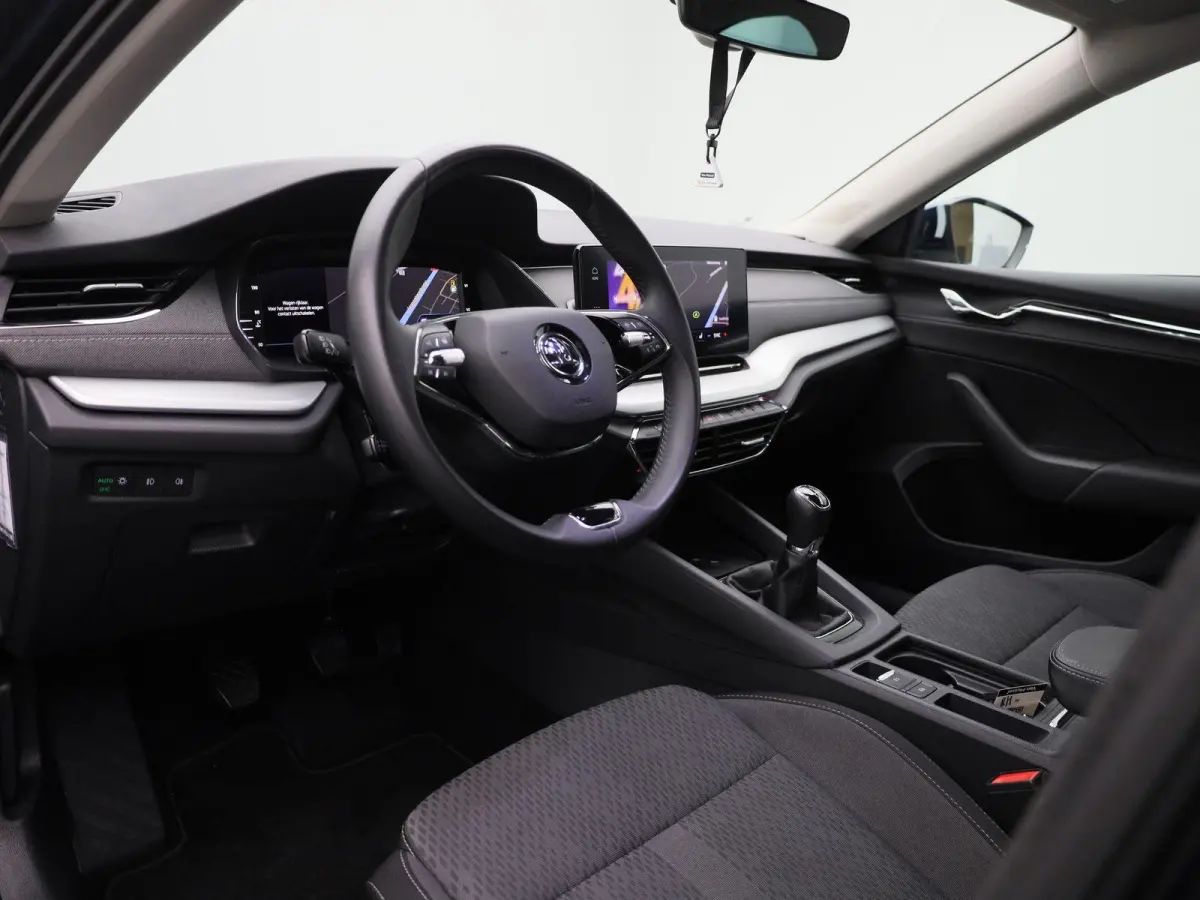 1.0 TSI Business Edition Plus 110 PK | APPLE CARPLAY - ANDROID AUTO | ADAPTIVE CRUISE CONTROL | ELEKTRISCHE KOFFERKLEP | STOELVERWARMING |