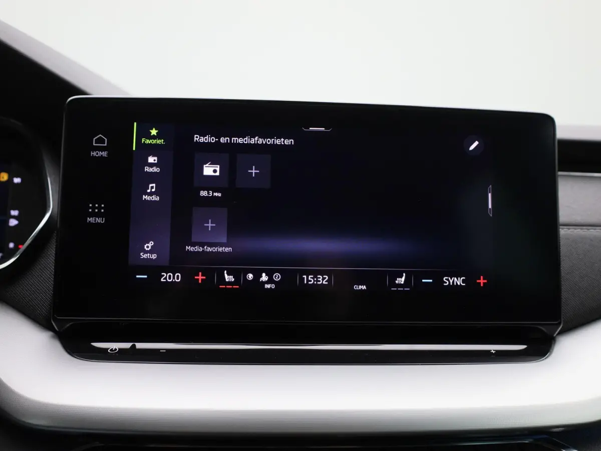 1.0 TSI Business Edition Plus 110 PK | APPLE CARPLAY - ANDROID AUTO | ADAPTIVE CRUISE CONTROL | ELEKTRISCHE KOFFERKLEP | STOELVERWARMING |