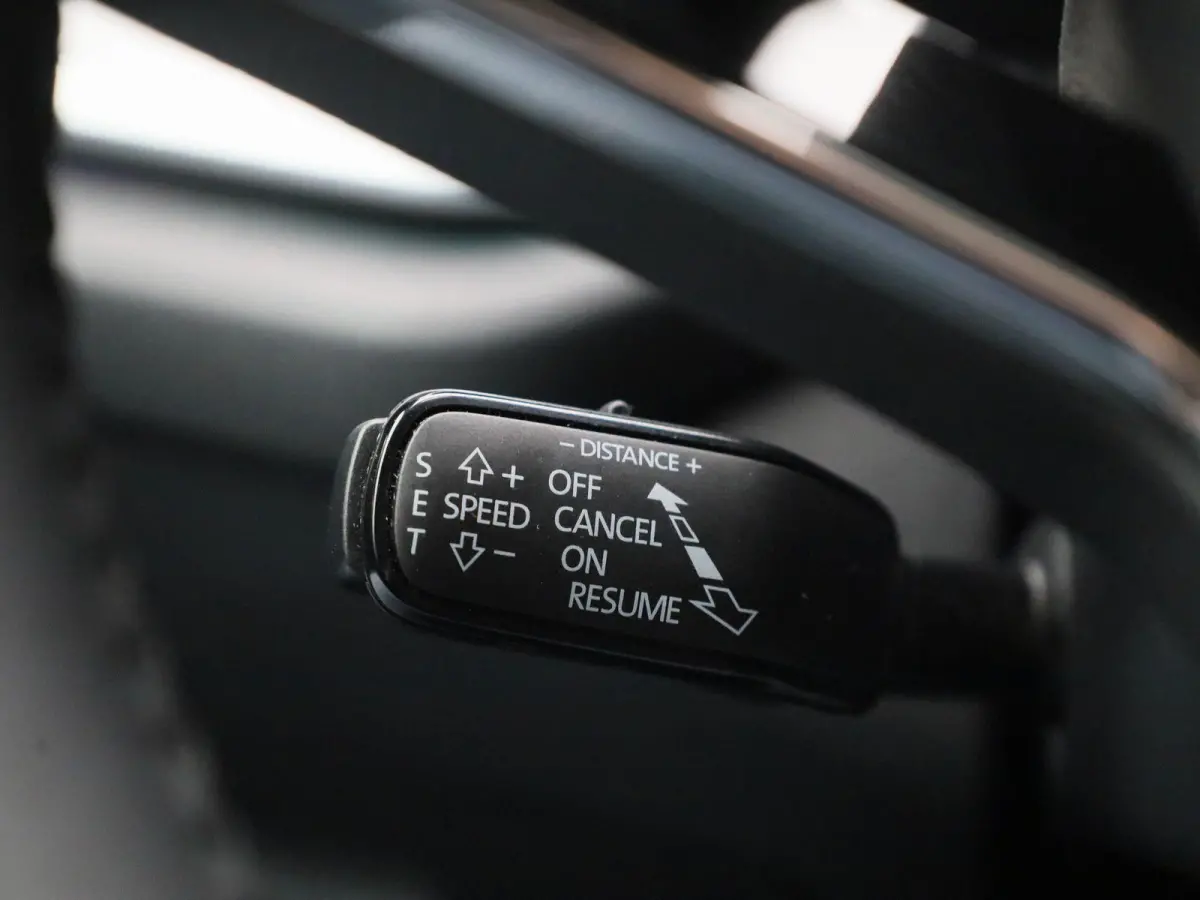 1.0 TSI Business Edition Plus 110 PK | APPLE CARPLAY - ANDROID AUTO | ADAPTIVE CRUISE CONTROL | ELEKTRISCHE KOFFERKLEP | STOELVERWARMING |