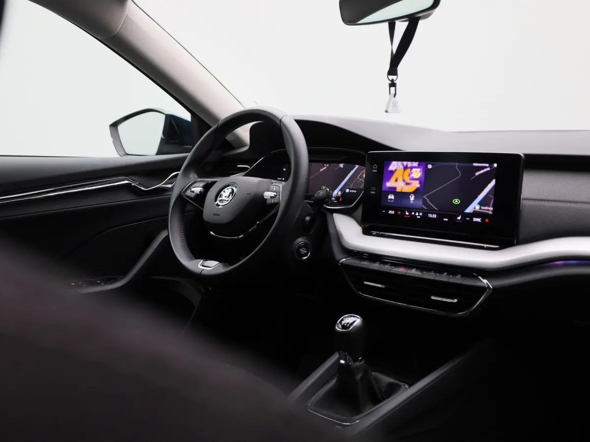 1.0 TSI Business Edition Plus 110 PK | APPLE CARPLAY - ANDROID AUTO | ADAPTIVE CRUISE CONTROL | ELEKTRISCHE KOFFERKLEP | STOELVERWARMING |