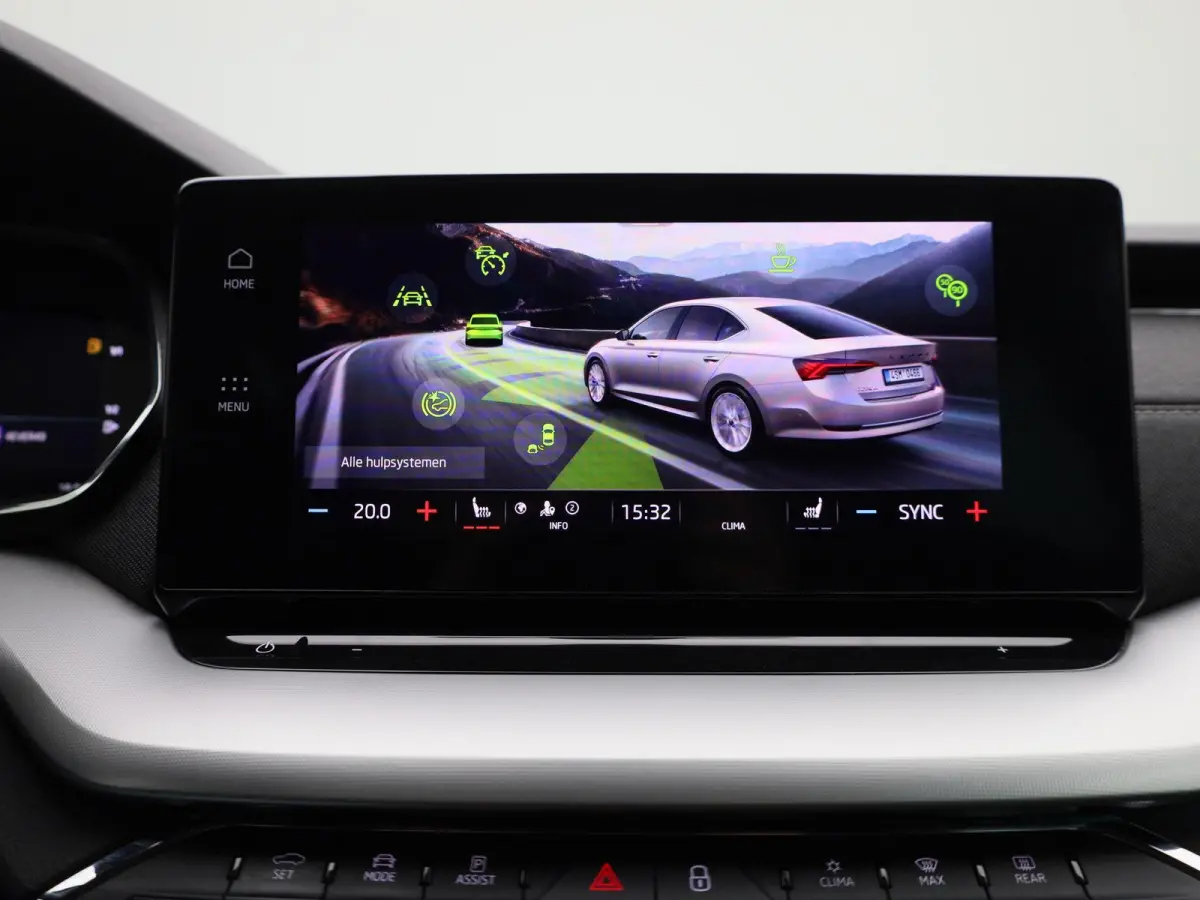 1.0 TSI Business Edition Plus 110 PK | APPLE CARPLAY - ANDROID AUTO | ADAPTIVE CRUISE CONTROL | ELEKTRISCHE KOFFERKLEP | STOELVERWARMING |