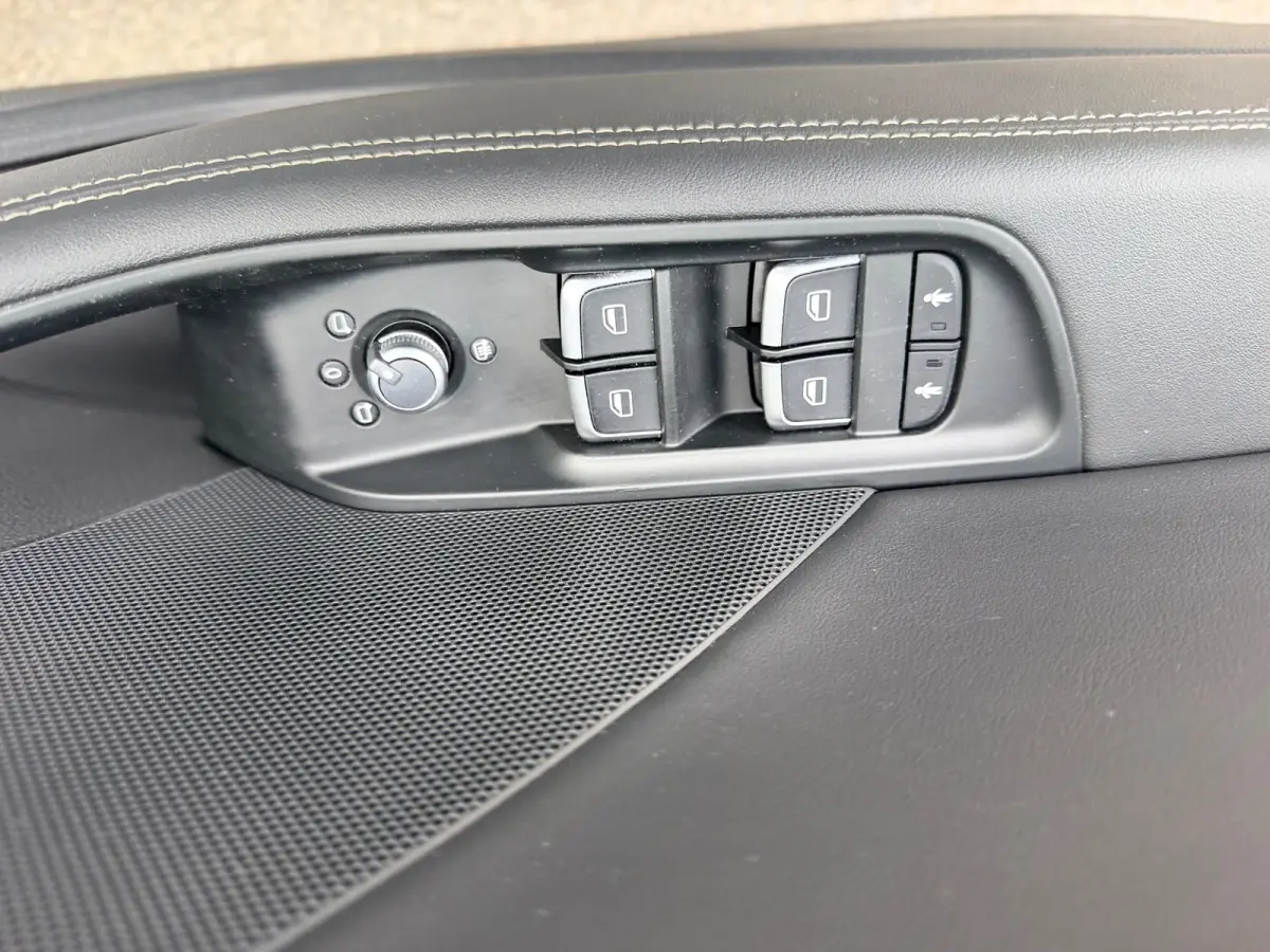 1.6 TDI 2X S-LINE AIRCO/ECC NAVI LED-XENON