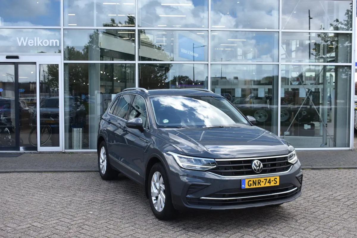 1.5 TSI 150PK DSG-7 Life Edition | TREKHAAK | CAMERA | STUUR + STOELVERW. | 18 INCH | APP CONNECT.