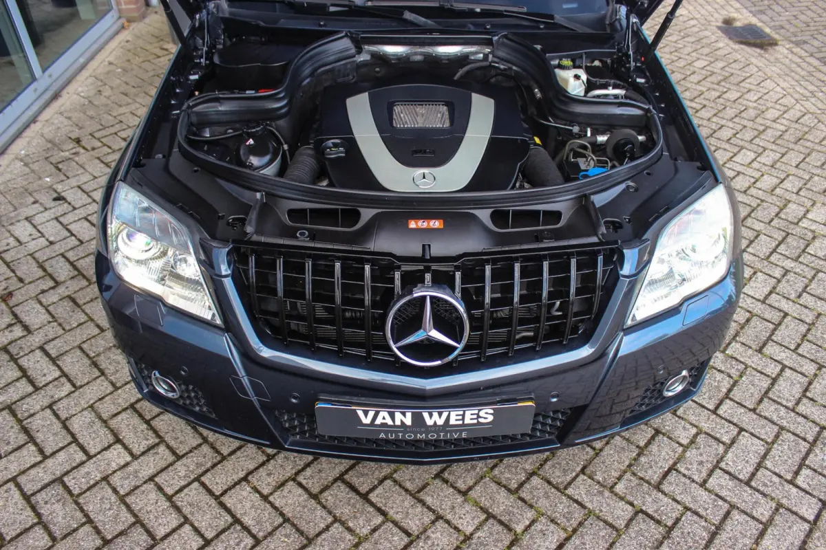 300 4-Matic First Edition | 231 pk | Automaat | Designo | 20 inch | Trekhaak | Xenon | PDC | NL auto | Leder | Navi | Sportstuur | Cruise control | Edition |