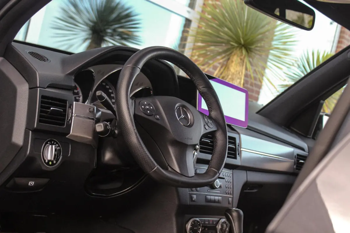 300 4-Matic First Edition | 231 pk | Automaat | Designo | 20 inch | Trekhaak | Xenon | PDC | NL auto | Leder | Navi | Sportstuur | Cruise control | Edition |