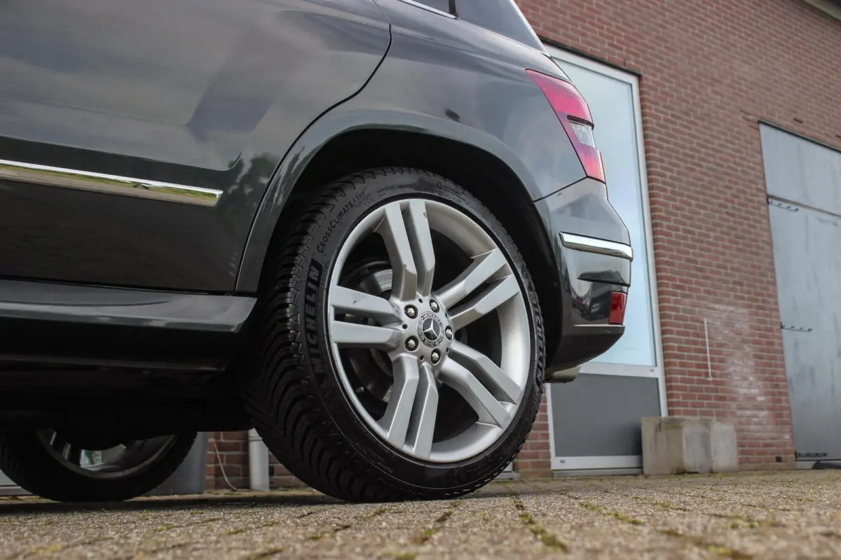 300 4-Matic First Edition | 231 pk | Automaat | Designo | 20 inch | Trekhaak | Xenon | PDC | NL auto | Leder | Navi | Sportstuur | Cruise control | Edition |