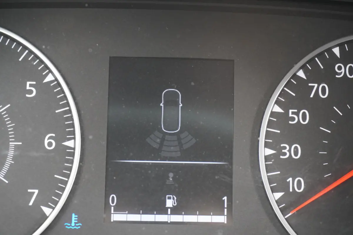 1.5 dCi EURO 6 - Airco - Cruise - PDC - € 10.900,- Excl.
