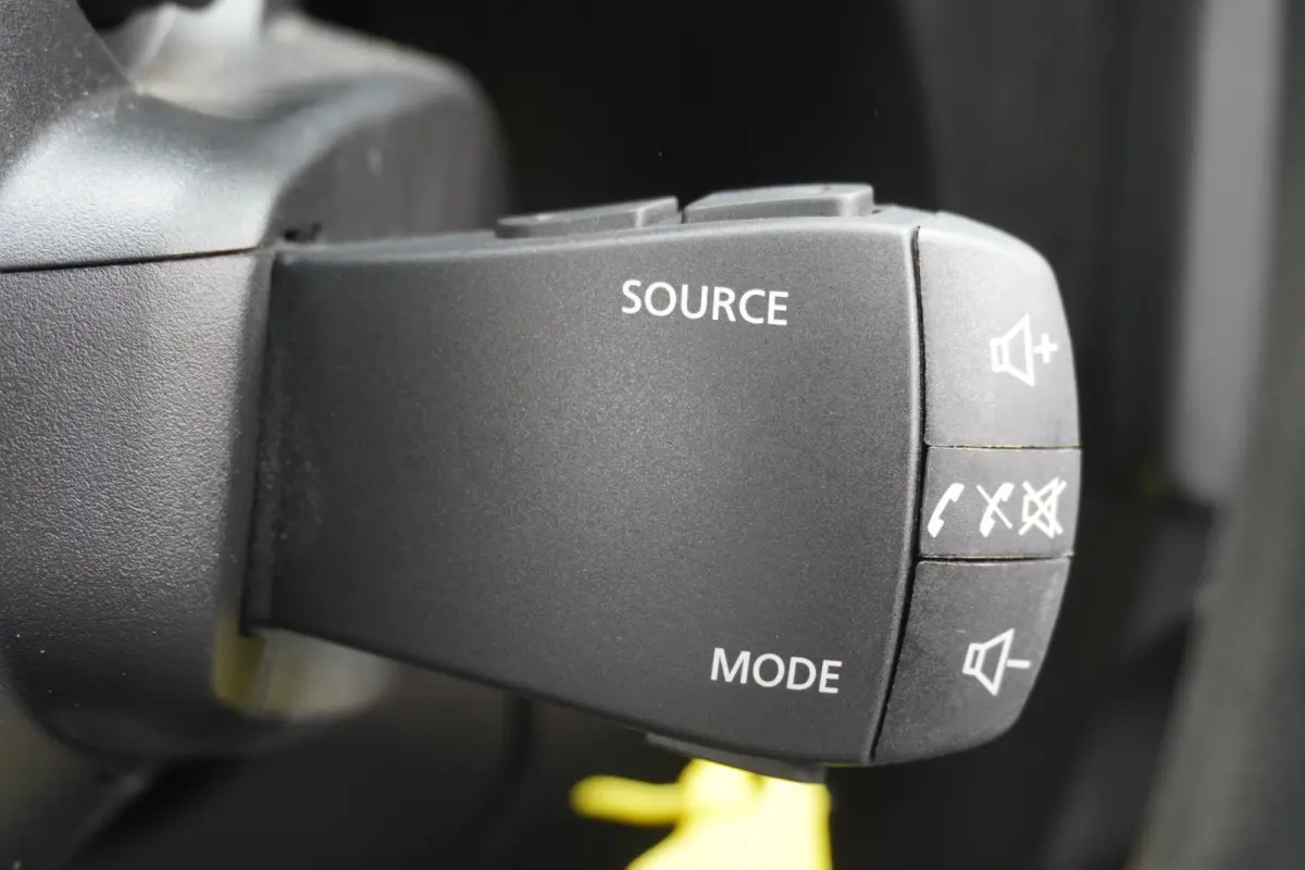 1.5 dCi EURO 6 - Airco - Cruise - PDC - € 10.900,- Excl.