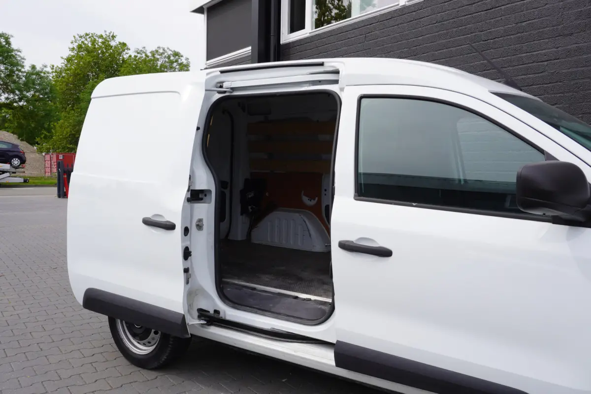 1.5 dCi EURO 6 - Airco - Cruise - PDC - € 10.900,- Excl.