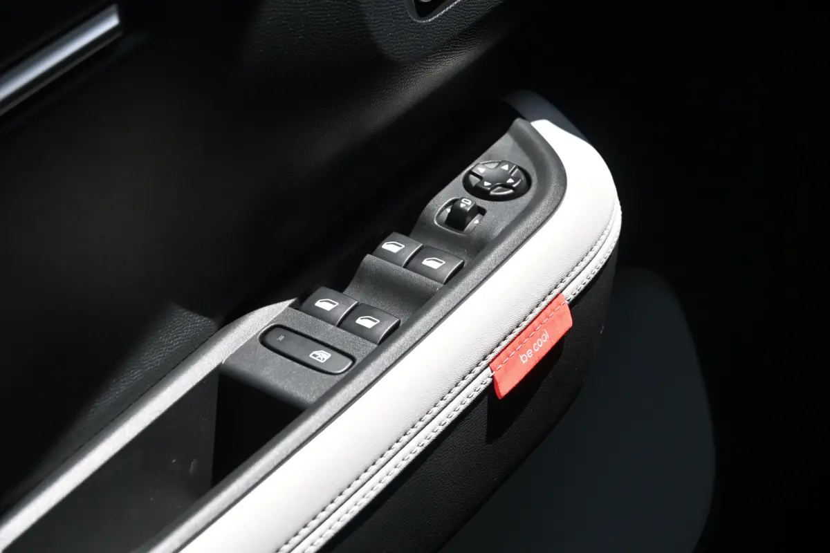 1.2 Hybrid 110pk Max Demo-Deal! | Navigatie | Comfortstoelen | Achteruitrijcamera | Climate Control | Draadloze lader | Cruise Control | !!