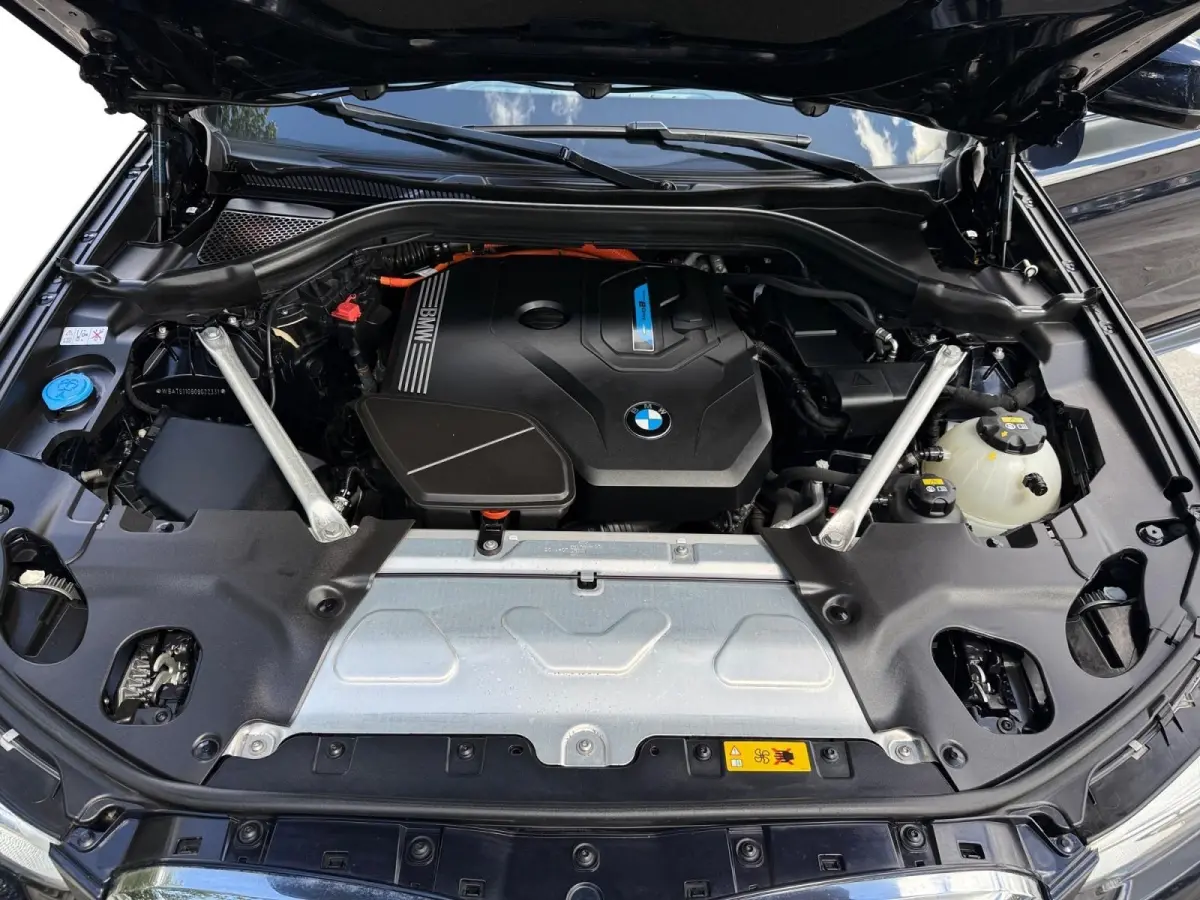 xDrive30e High Executive | ELEKTR. TREKHAAK | SET WINTERWIELEN | DASHCAM VOOR + ACHTER | ETC..