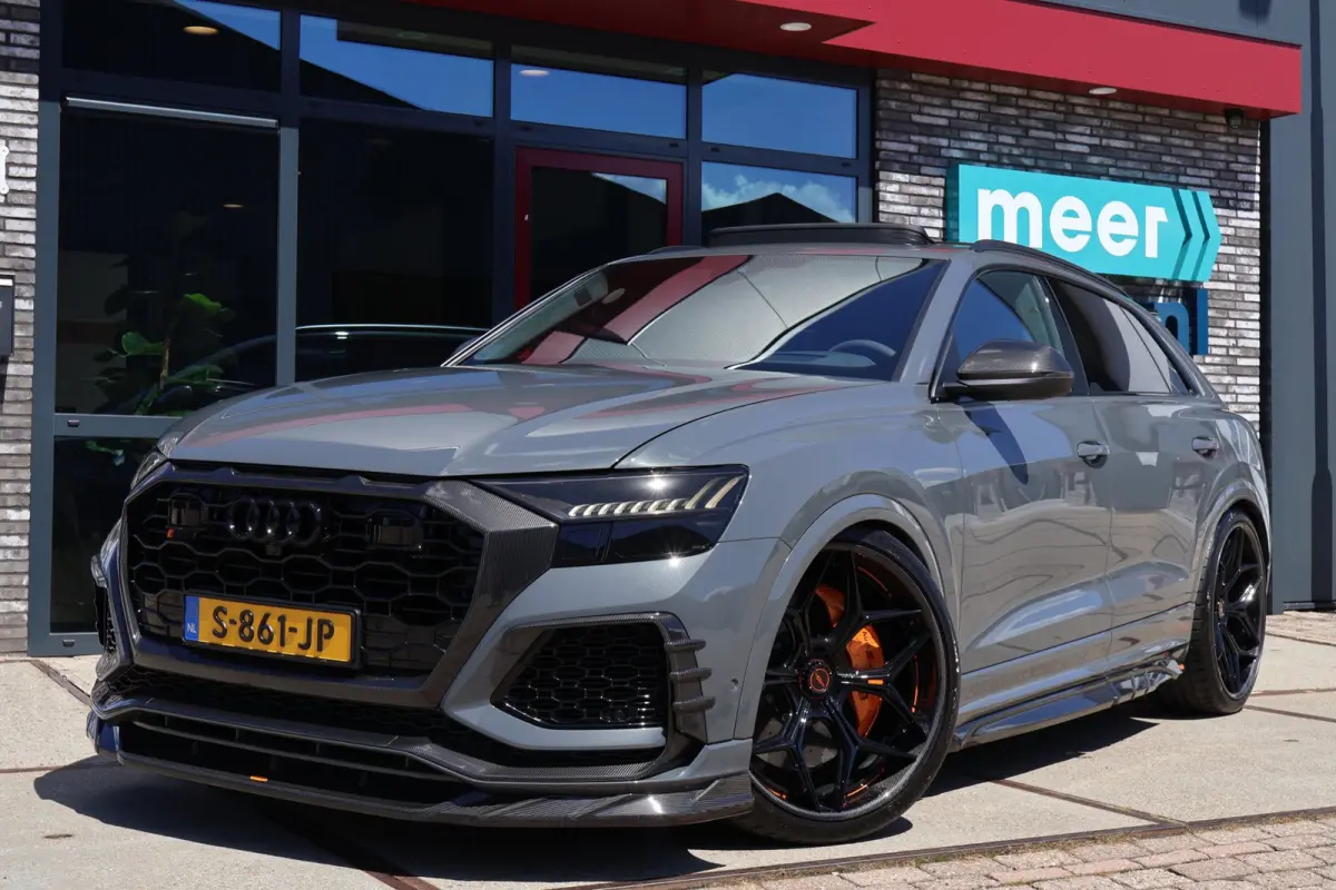 4.0 TFSI RS Q8 quattro URBAN l EXCLUSIVE PAINT GRIGIO TELESTO l PPF l KERAMISCH l CARBON l SOFTCLOSE l HUD l B&O l BTW
