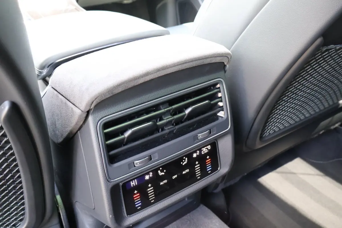 4.0 TFSI RS Q8 quattro URBAN l EXCLUSIVE PAINT GRIGIO TELESTO l PPF l KERAMISCH l CARBON l SOFTCLOSE l HUD l B&O l BTW