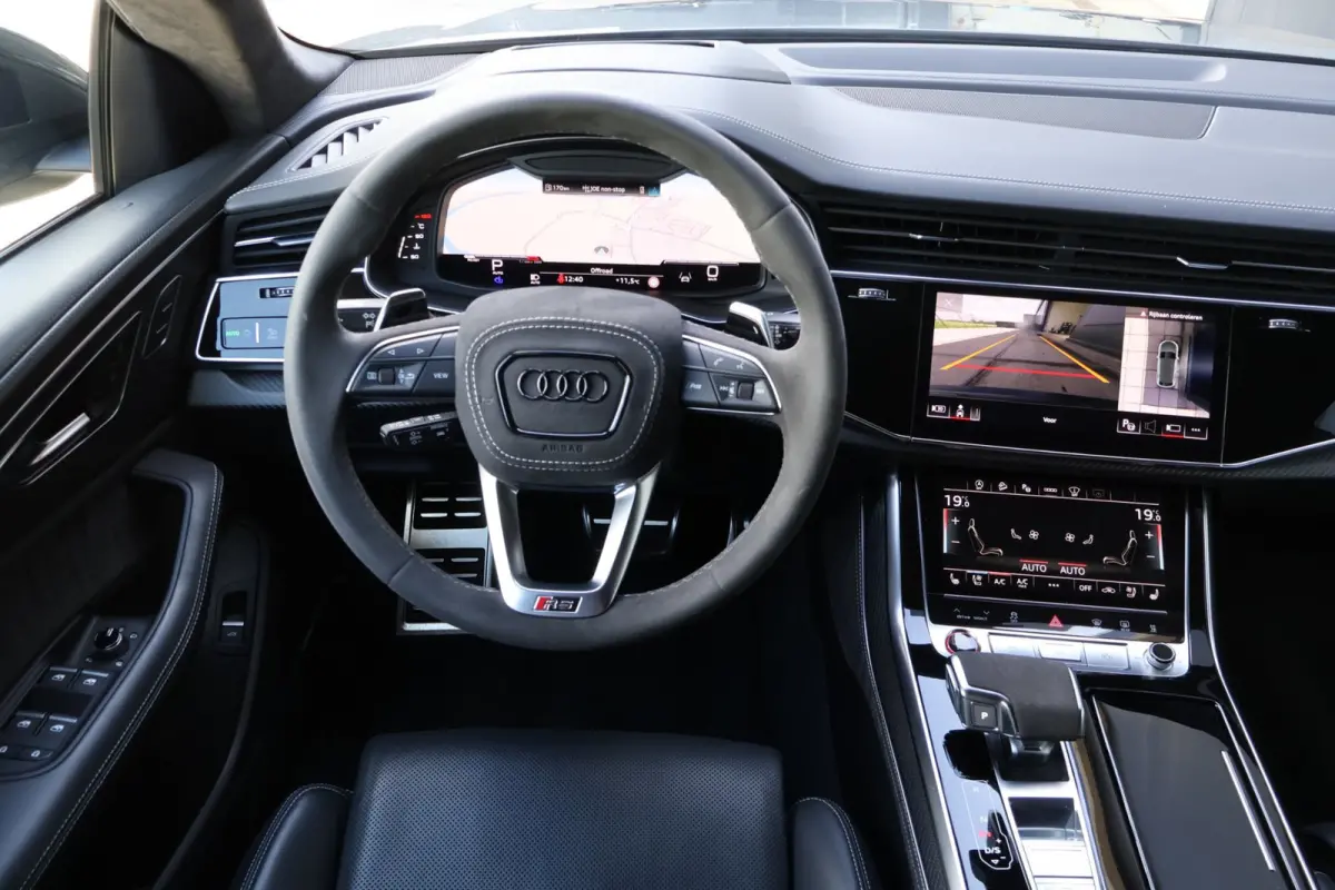 4.0 TFSI RS Q8 quattro URBAN l EXCLUSIVE PAINT GRIGIO TELESTO l PPF l KERAMISCH l CARBON l SOFTCLOSE l HUD l B&O l BTW
