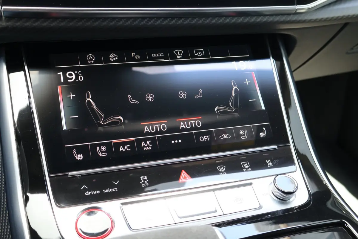 4.0 TFSI RS Q8 quattro URBAN l EXCLUSIVE PAINT GRIGIO TELESTO l PPF l KERAMISCH l CARBON l SOFTCLOSE l HUD l B&O l BTW