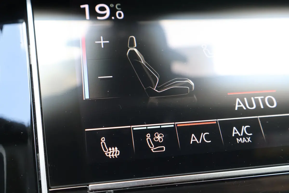 4.0 TFSI RS Q8 quattro URBAN l EXCLUSIVE PAINT GRIGIO TELESTO l PPF l KERAMISCH l CARBON l SOFTCLOSE l HUD l B&O l BTW