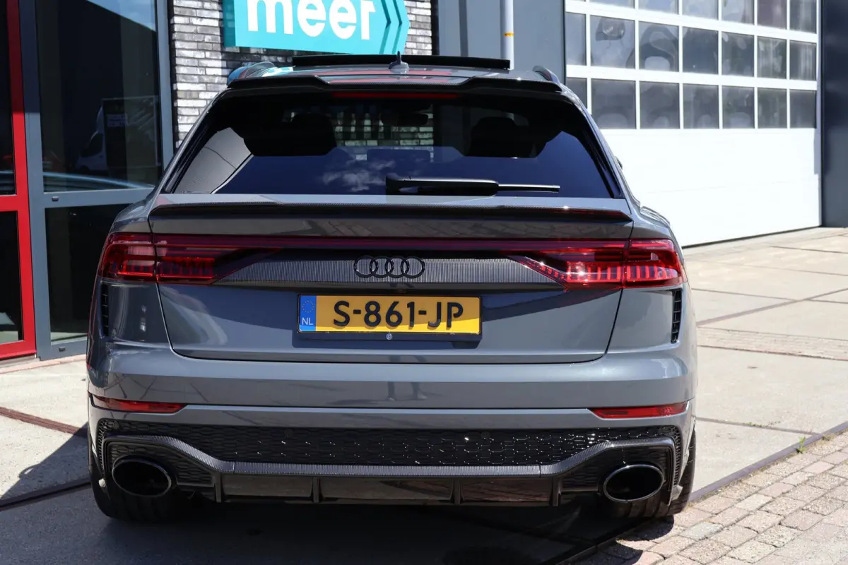 4.0 TFSI RS Q8 quattro URBAN l EXCLUSIVE PAINT GRIGIO TELESTO l PPF l KERAMISCH l CARBON l SOFTCLOSE l HUD l B&O l BTW