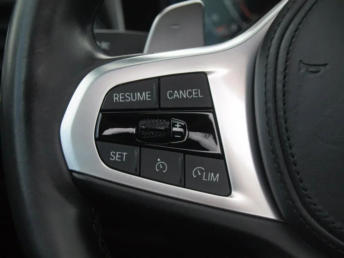 420i Business Edition Plus | M-Pakket | Panoramadak | Camera | Sfeerverlichting | Leer |