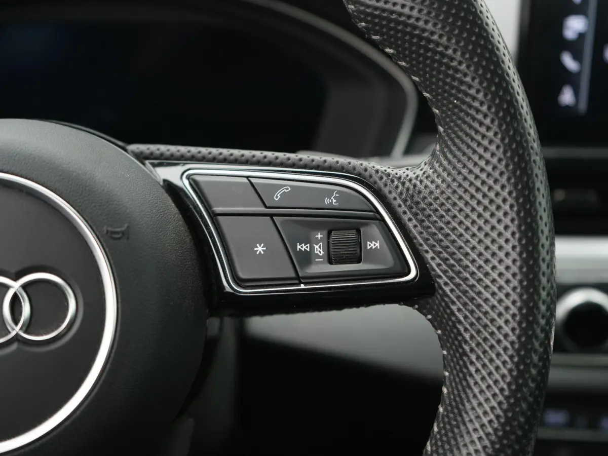 40 TFSI S edition 3X S-LINE | VIRTUAL | AUTOMAAT | HUD | NEK&STOELVERWARMING | S5 GRILL|  HALF LEDER | DODEHOEK DETECTIE | CAMERA | ADAPTIEF | KEYLESS | AFGEVLAKT STUURWIEL |