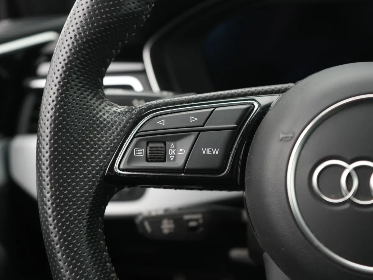 40 TFSI S edition 3X S-LINE | VIRTUAL | AUTOMAAT | HUD | NEK&STOELVERWARMING | S5 GRILL|  HALF LEDER | DODEHOEK DETECTIE | CAMERA | ADAPTIEF | KEYLESS | AFGEVLAKT STUURWIEL |