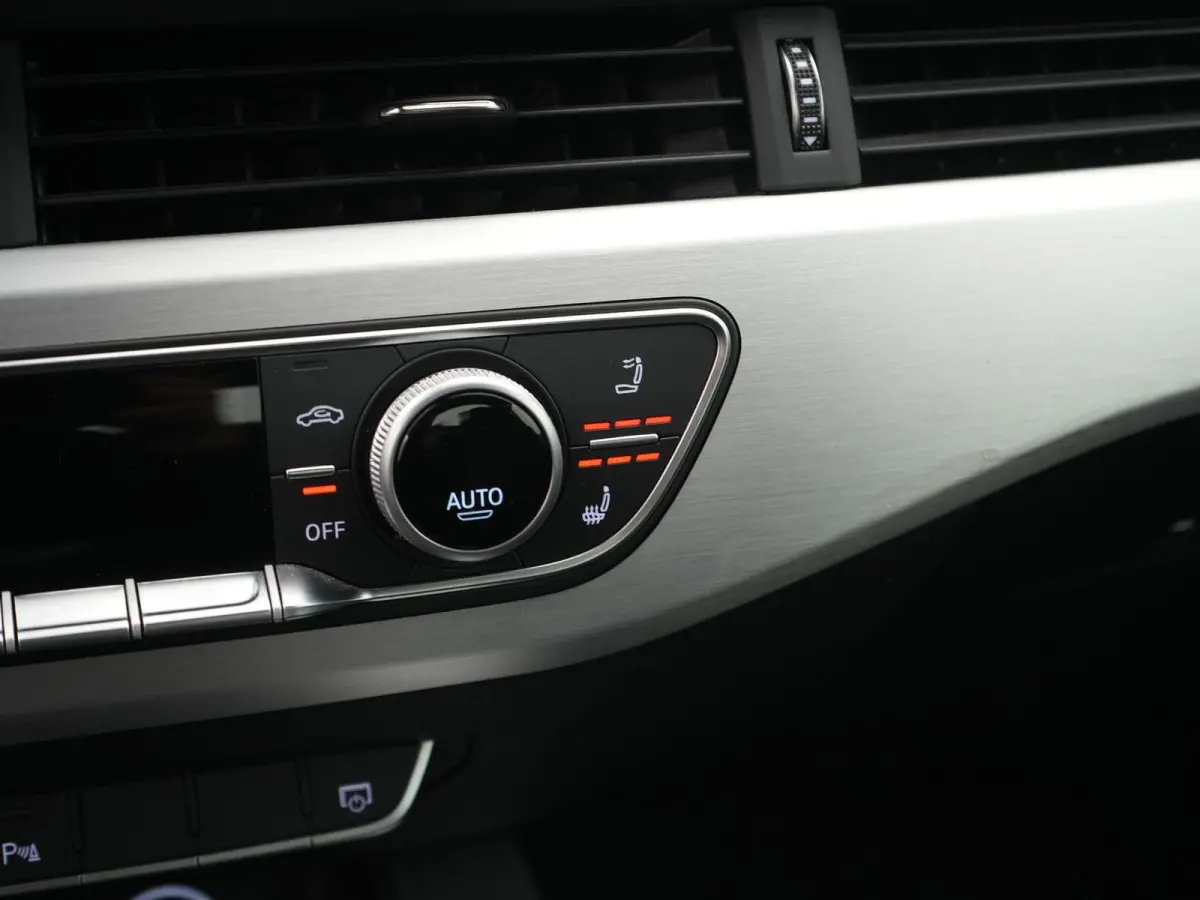 40 TFSI S edition 3X S-LINE | VIRTUAL | AUTOMAAT | HUD | NEK&STOELVERWARMING | S5 GRILL|  HALF LEDER | DODEHOEK DETECTIE | CAMERA | ADAPTIEF | KEYLESS | AFGEVLAKT STUURWIEL |