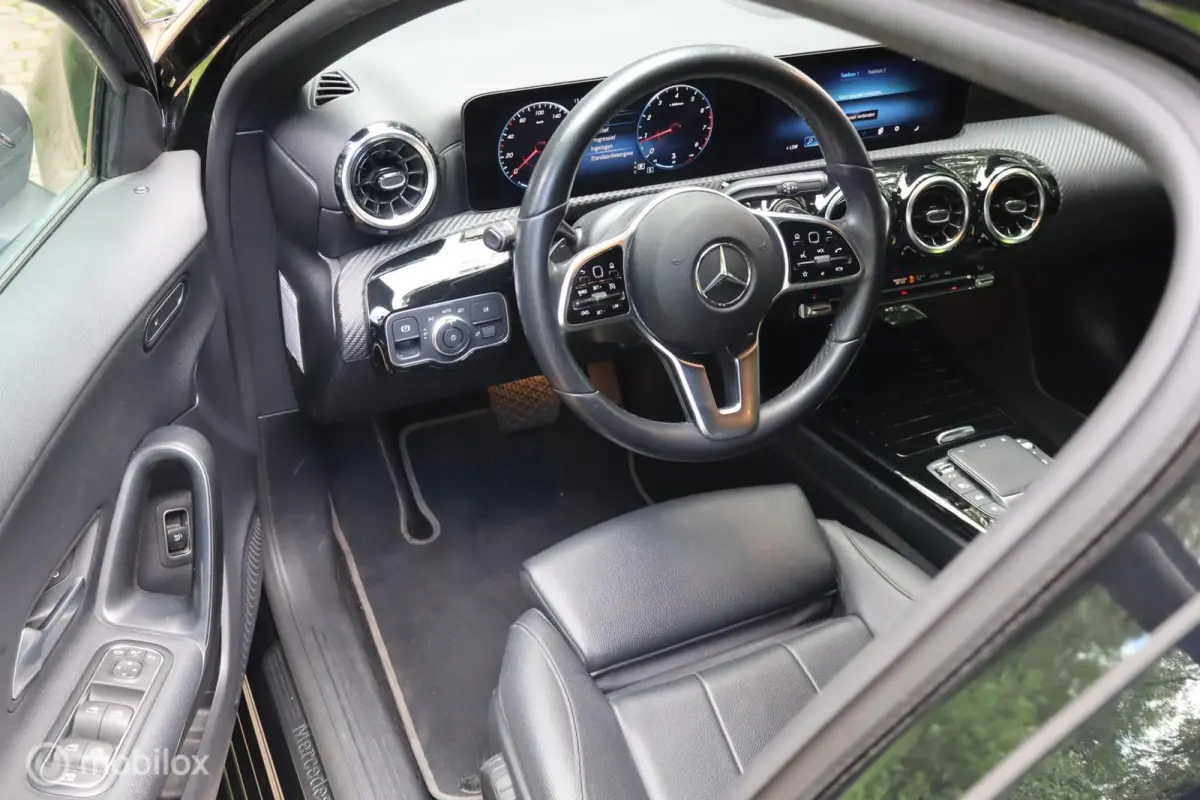 180 BusinessLine | Keyless | Carplay | Cam
