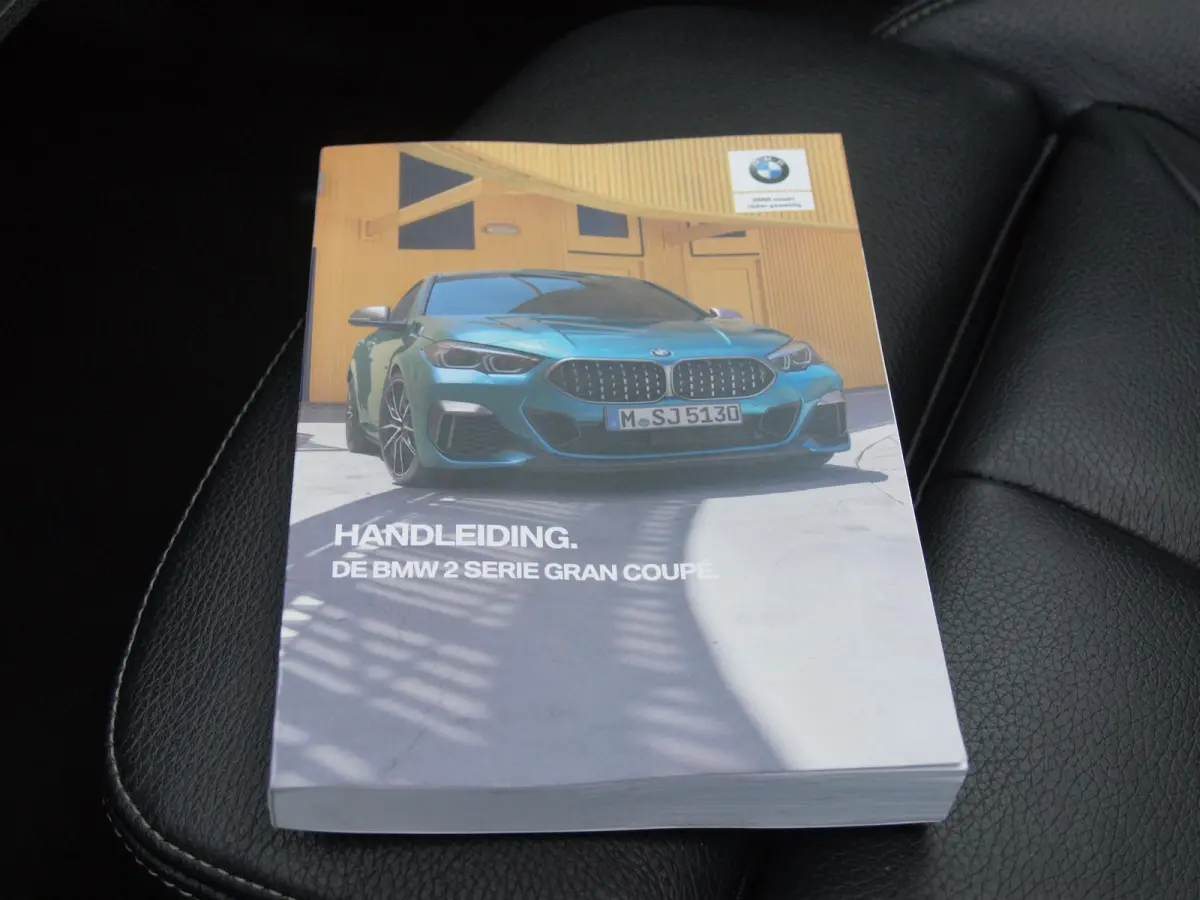 218i High Executive Edition | M-Performance Pakket | Panoramadak | Camera | Trekhaak | Sfeerverlichting | Apple Carplay |