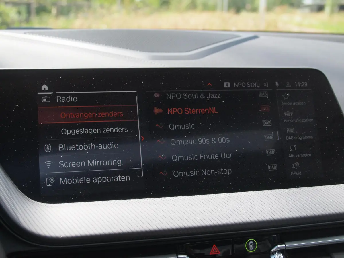 218i High Executive Edition | M-Performance Pakket | Panoramadak | Camera | Trekhaak | Sfeerverlichting | Apple Carplay |