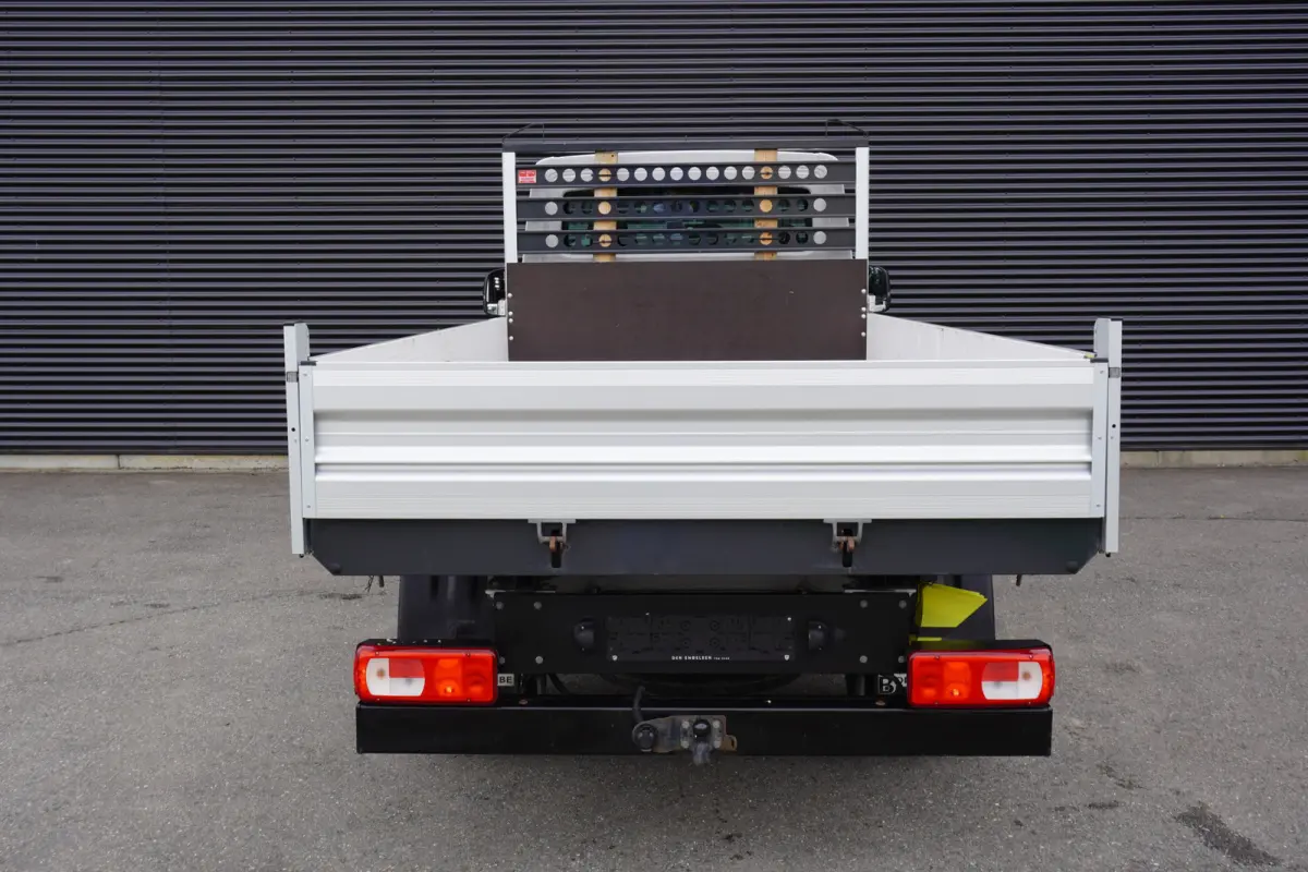 180pk Dubbellucht 3-Zijdige kipper Trekhaak Navigatie Apple Airco carplay Tipper