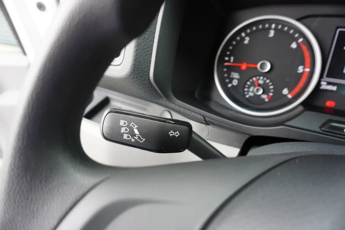 180pk Dubbellucht 3-Zijdige kipper Trekhaak Navigatie Apple Airco carplay Tipper