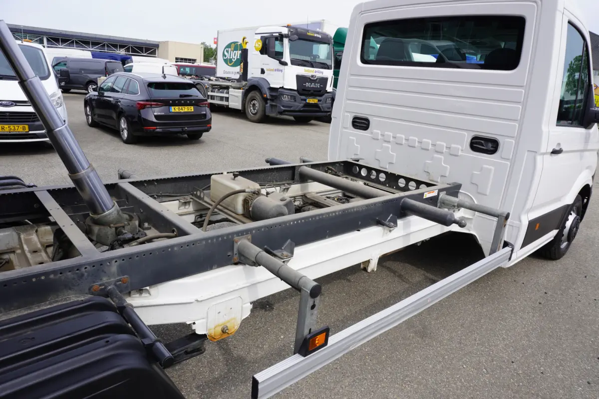 180pk Dubbellucht 3-Zijdige kipper Trekhaak Navigatie Apple Airco carplay Tipper