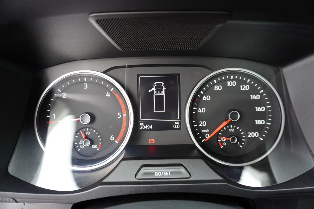 180pk Dubbellucht 3-Zijdige kipper Trekhaak Navigatie Apple Airco carplay Tipper