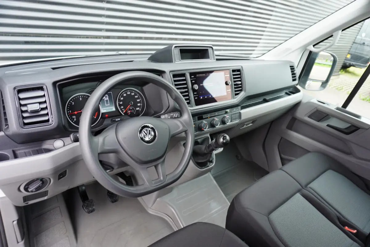 180pk Dubbellucht 3-Zijdige kipper Trekhaak Navigatie Apple Airco carplay Tipper