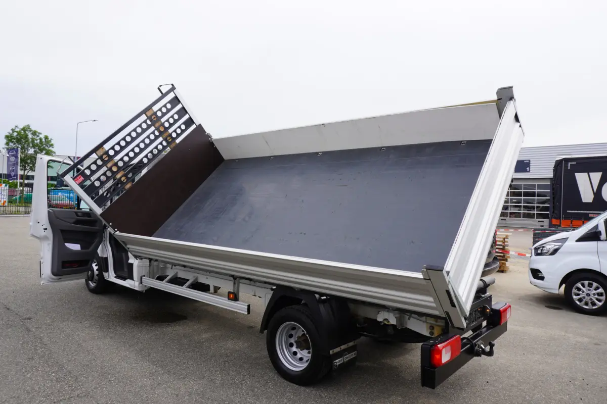 180pk Dubbellucht 3-Zijdige kipper Trekhaak Navigatie Apple Airco carplay Tipper
