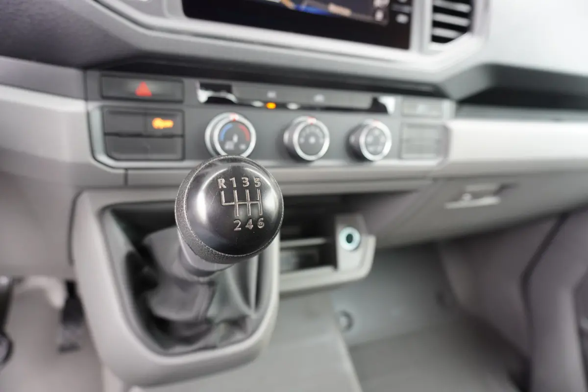 180pk Dubbellucht 3-Zijdige kipper Trekhaak Navigatie Apple Airco carplay Tipper