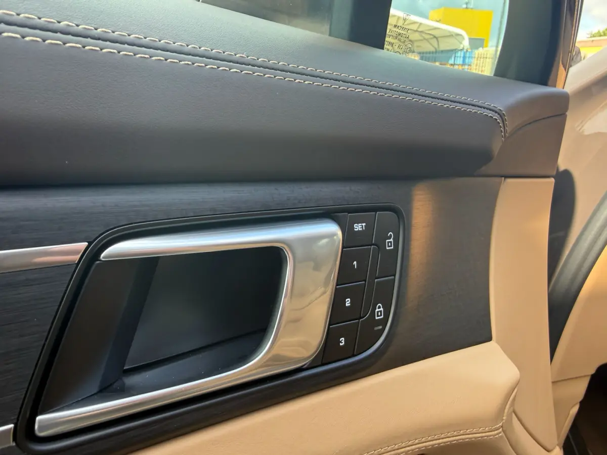 2.9 4 E-Hybrid Platinum Edition | 2E EIGENAAR | 12MND GARANTIE | ACC | PANO | HUD | CARPLAY | SFEER | 360 CAMERA | BOMVOL | SOFTCLOSE |