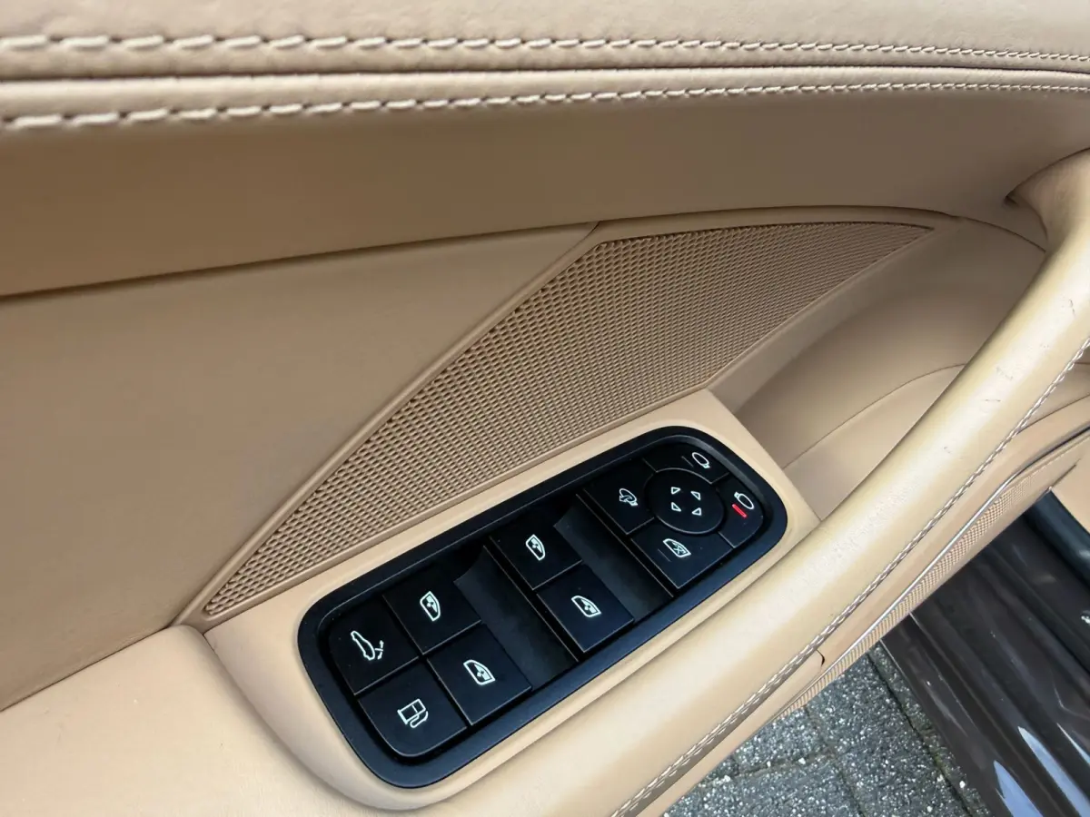 2.9 4 E-Hybrid Platinum Edition | 2E EIGENAAR | 12MND GARANTIE | ACC | PANO | HUD | CARPLAY | SFEER | 360 CAMERA | BOMVOL | SOFTCLOSE |