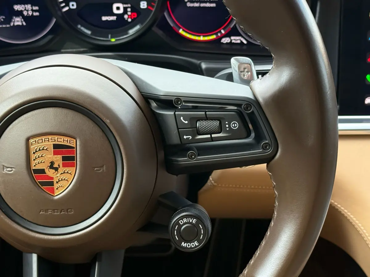 2.9 4 E-Hybrid Platinum Edition | 2E EIGENAAR | 12MND GARANTIE | ACC | PANO | HUD | CARPLAY | SFEER | 360 CAMERA | BOMVOL | SOFTCLOSE |