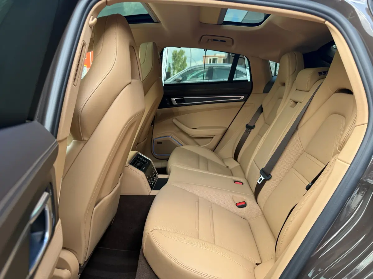 2.9 4 E-Hybrid Platinum Edition | 2E EIGENAAR | 12MND GARANTIE | ACC | PANO | HUD | CARPLAY | SFEER | 360 CAMERA | BOMVOL | SOFTCLOSE |