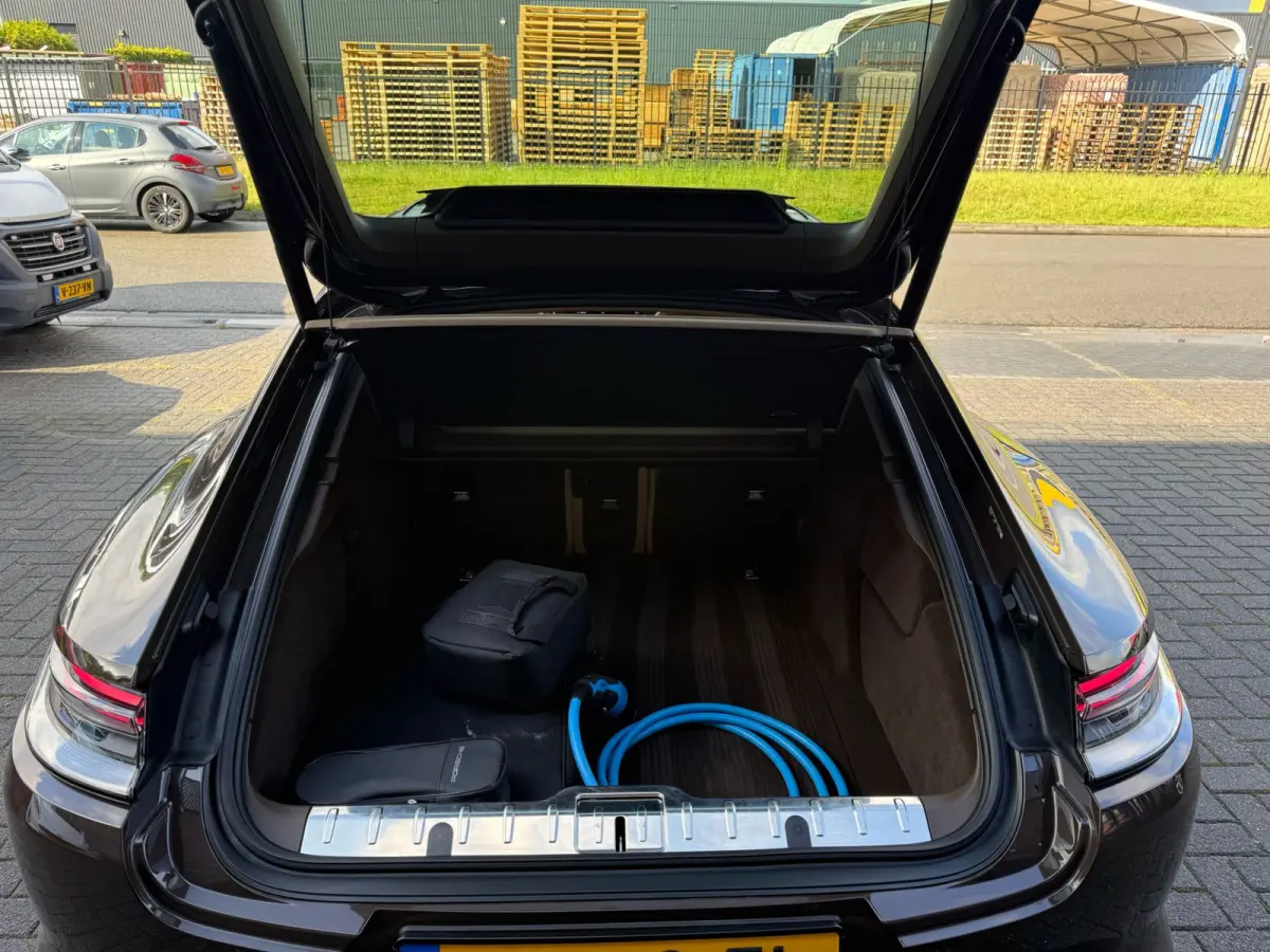 2.9 4 E-Hybrid Platinum Edition | 2E EIGENAAR | 12MND GARANTIE | ACC | PANO | HUD | CARPLAY | SFEER | 360 CAMERA | BOMVOL | SOFTCLOSE |