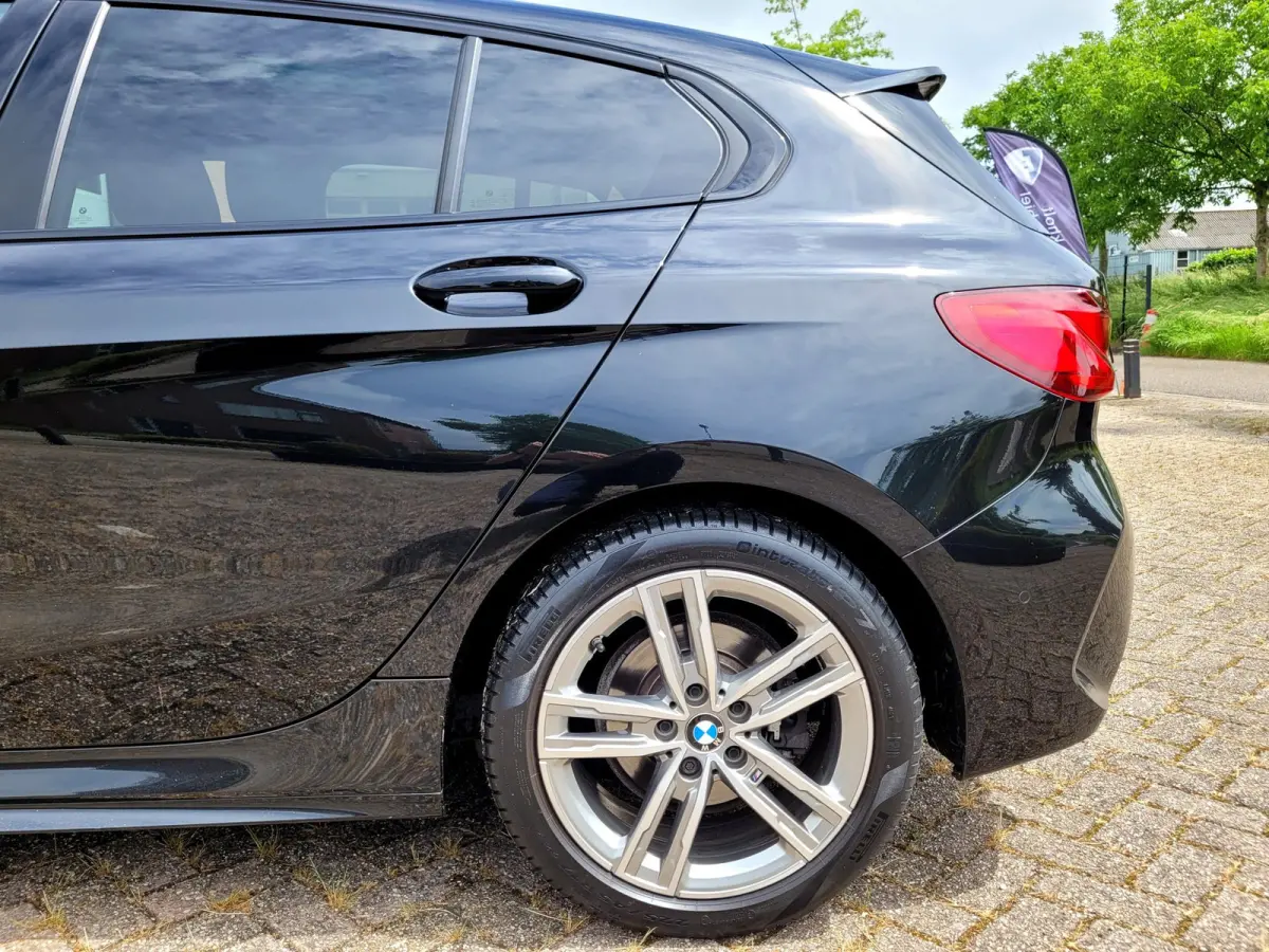 118i M-sport Pano Camera Stuurverw. HIFI [1e eig. BTW NL NAP]