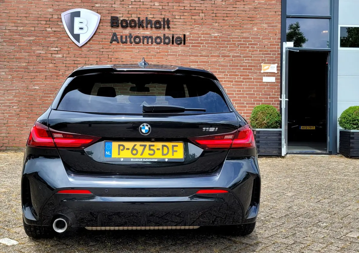 118i M-sport Pano Camera Stuurverw. HIFI [1e eig. BTW NL NAP]