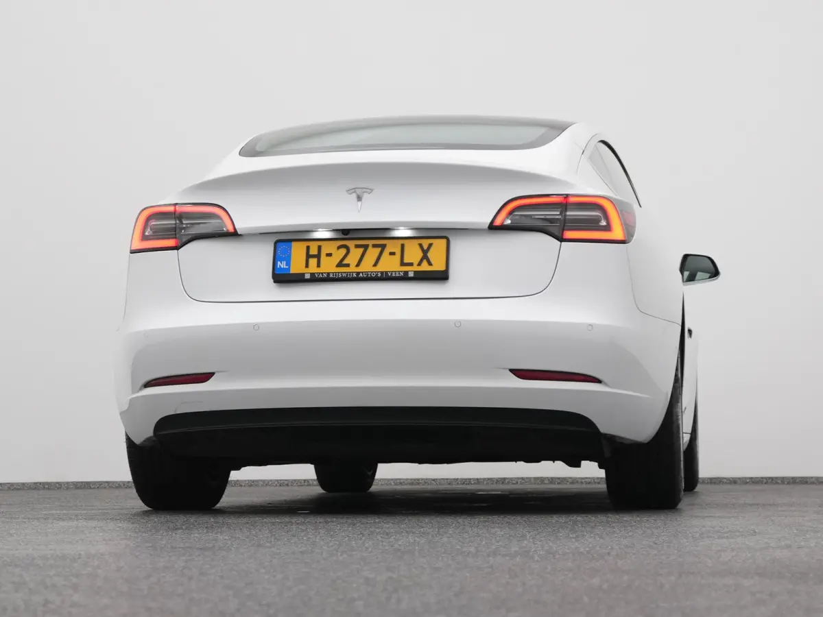 Standard RWD Plus 60 kWh | PANO | CAMERA | STOELVERW.